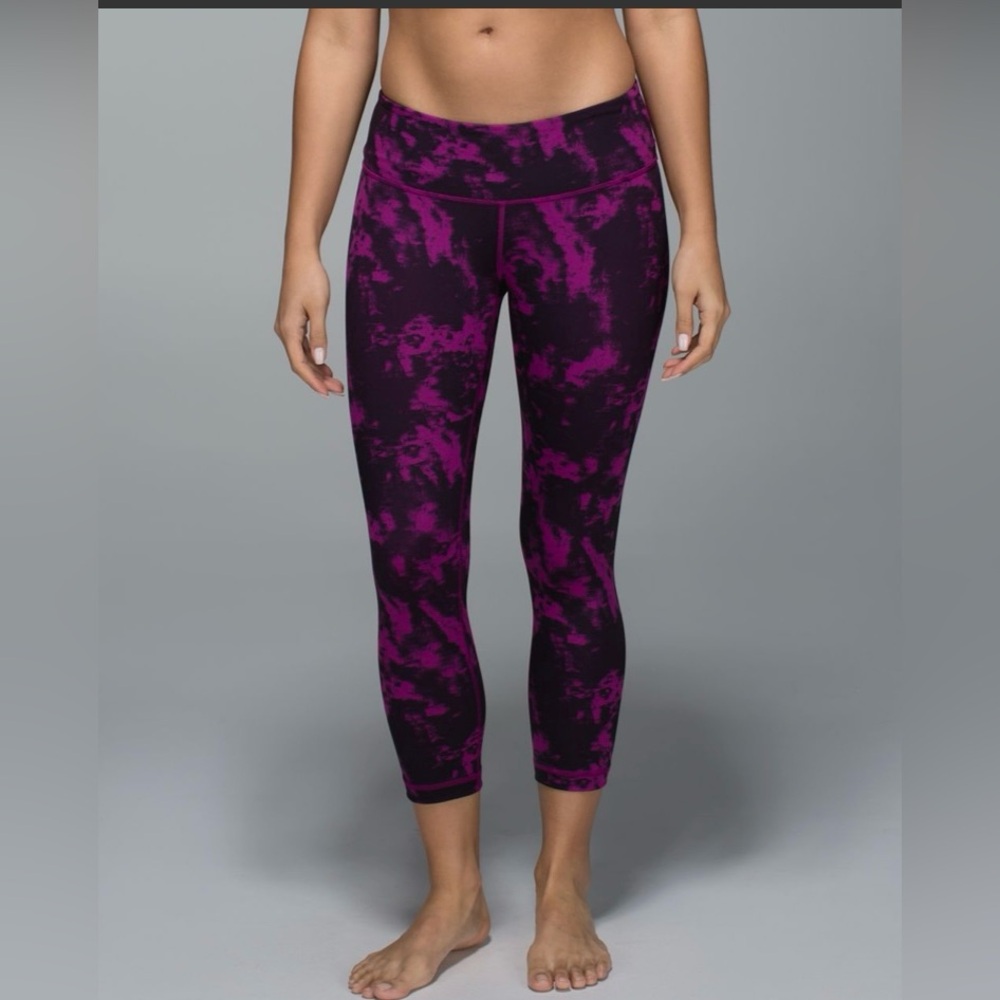 Lululemon Women's Purple Tie-Dye Leggings